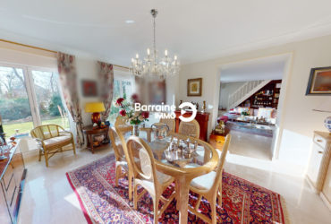 A VENDRE  BOHARS  MAISON 220M²  T9  5 CHAMBRES  3 SDB  SOUS SOL  JARDIN 3150M²