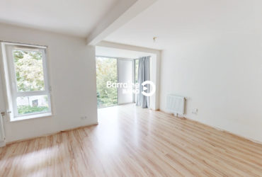 LORIENT CENTRE  CHAZELLE – STUDIO-35 m² PREMIERE ETAGE AVEC ASCENSEUR ET AU CALME ET LIBRE D’OCCUPATION - LT00221-MB