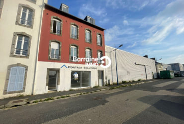 A vendre à BREST, Port de commerce, local commercial  de 60.43 m2 avec dépendances et cours.