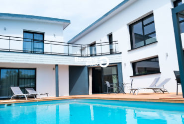 RARE SUR LE MARCHÉ VILLA CONTEMPORAINE AVEC PISCINE À CAMARET-SUR-MER