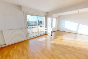 A VENDRE-LANESTER-LANN GAZEC- APPARTEMENT T4 DE 77 M²- BALCON ET GARAGE.