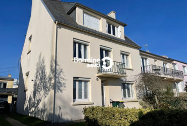 A   VENDRE  BREST  MAISON   T10   SECTEUR   CROIX ROUGE   JARDIN